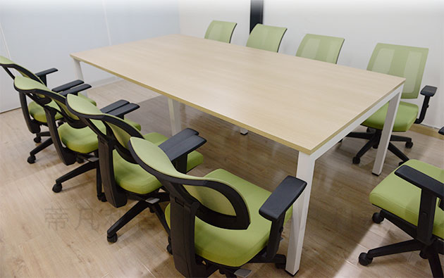 LINKEASY会议桌及ALPHA人体工学椅
