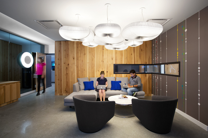 dbcloud-office-office-design-8-700x467.jpg