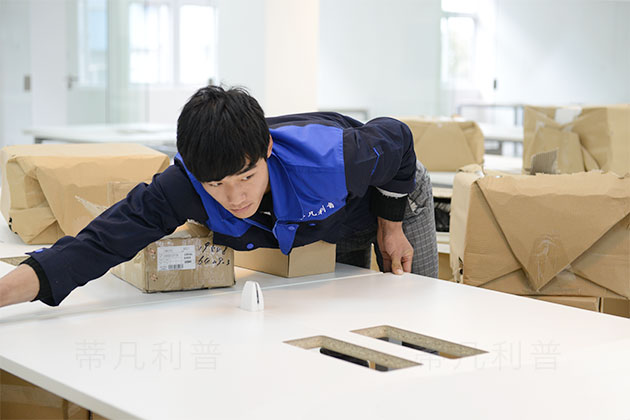 LINKEASY系列职员桌.jpg LINKEASY系列职员桌.jpg