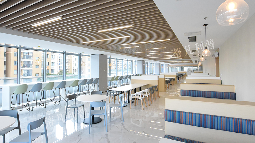 简约又有腔调!上海办公家具打造高颜值员工餐厅空间 简约又有腔调!上海办公家具打造高颜值员工餐厅空间